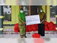 EMCL Beri Dukungan pada Masyarakat Terdampak Corona melalui PC Muslimat NU Bojonegoro