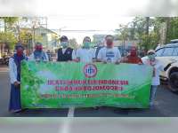 IDI Cabang Bojonegoro Berbagi Masker dan Hand Sanitizer pada Pedagang Pasar Kota