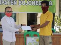 Badan Dakwah Islam EMCL Serahkan Kontribusi Bagi Warga Kecamatan Gayam, Bojonegoro