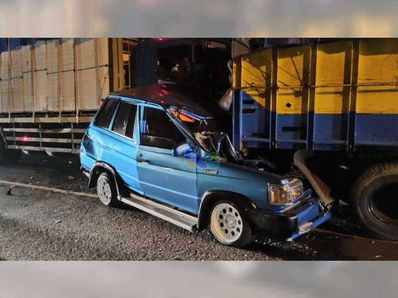 4 Kendaraan Terlibat Kecelakaan Beruntun di Kapas Bojonegoro, Seorang Pengemudi Luka Ringan