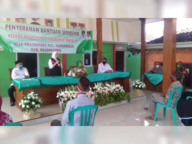 Bupati Bersama DPRD Pantau Penyaluran Bantuan di Desa Kalisumber Tambakrejo Bojonegoro
