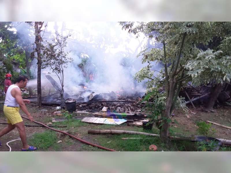 Diduga Akibat Korsleting Listrik, Rumah Warga Sumberrejo Bojonegoro, Ludes Terbakar
