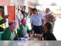 Bupati Djoko Nugroho Pantau Langsung Rapid Test Massal di Pasar Wulung Randublatung Blora