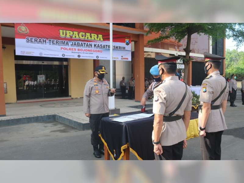 Jabatan Kasat Reskrim Polres Bojonegoro Diserah Terimakan dari AKP Rifaldhy kepada AKP Iwan