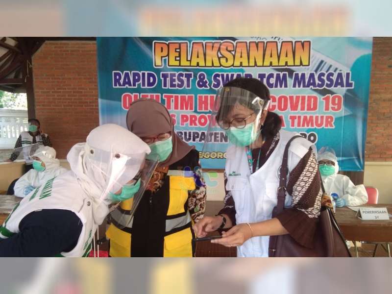 Hasil Rapid Test Oleh Tim Hunter Covid 19 Jatim di Bojonegoro, Seluruhnya Non Reaktif