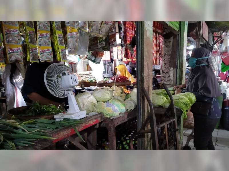 Harga Bawang Merah di Pasar Bojonegoro Berangsur Turun, Harga Cabai Anjlok