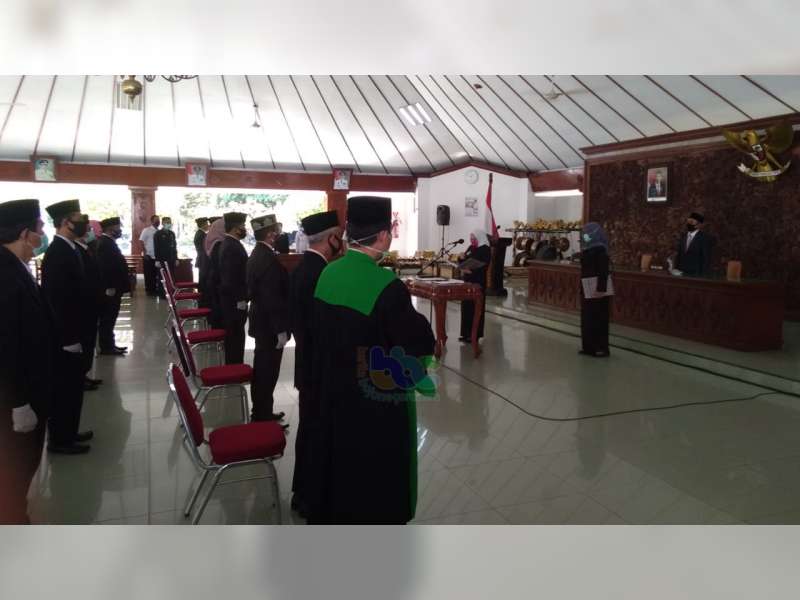 Bupati Anna Muawanah Lantik 24 Pejabat di Lingkup Pemkab Bojonegoro yang Baru Dimutasi