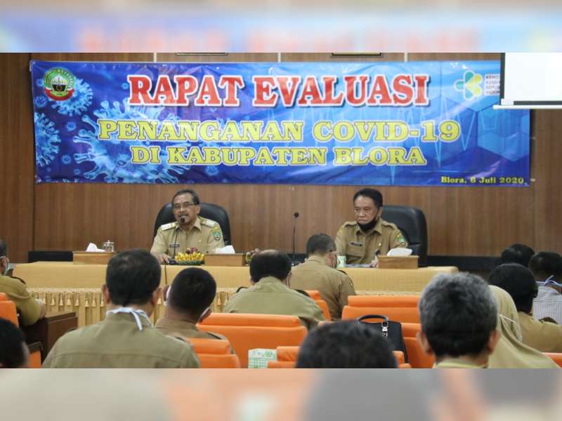 Bupati Djoko Nugroho Pimpin Rapat Evaluasi Penanganan Covid-19 di Blora