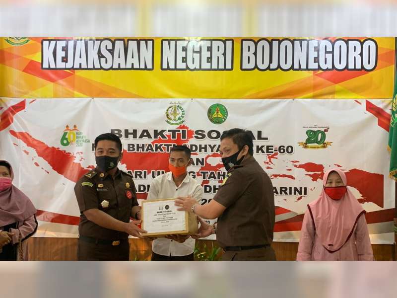 Peringati Hari Bakti Adhyaksa, Kejaksaan Negeri Bojonegoro Gelar Bakti Sosial, Bagi Sembako