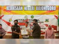 Peringati Hari Bakti Adhyaksa, Kejaksaan Negeri Bojonegoro Gelar Bakti Sosial, Bagi Sembako