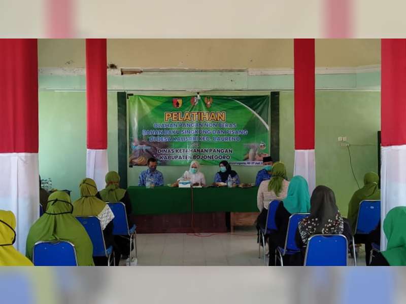 Bupati Bojonegoro Hadiri Pelatihan Olahan Pangan Non Beras di Desa Kalisari Baureno