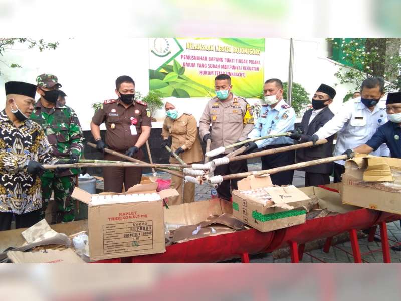 Kejari Bojonegoro Musnahkan Barang Bukti, Tindak Pidana yang Sudah Berkekuatan Hukum Tetap
