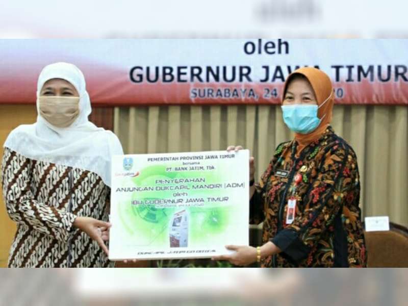 ﻿ Pemkab Bojonegoro Terima Mesin Anjungan Dukcapil Mandiri dari Gubernur Jawa Timur