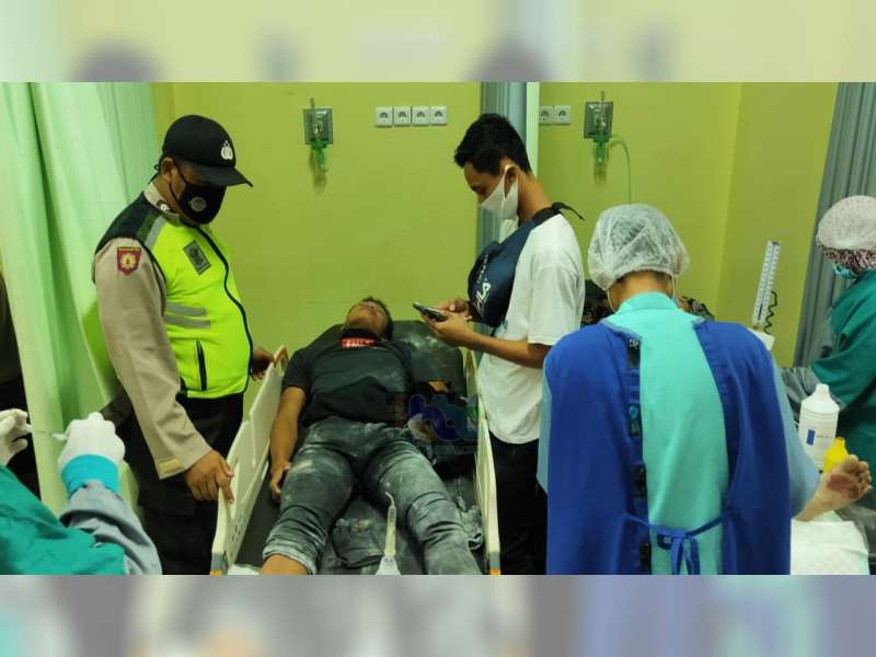 Tabrakan Motor di Kapas Bojonegoro, Kedua Pengendara Luka-Luka