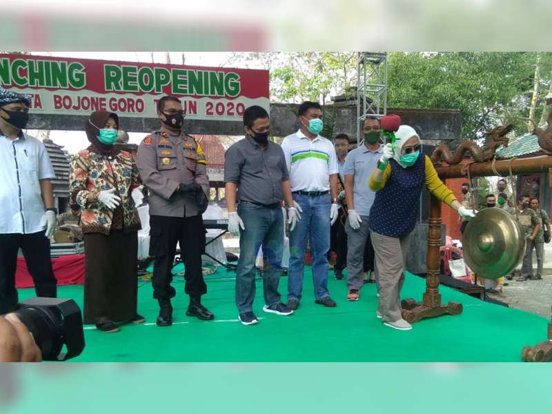 Bupati Anna Muawanah Lakukan Reopening Tempat Wisata di Bojonegoro