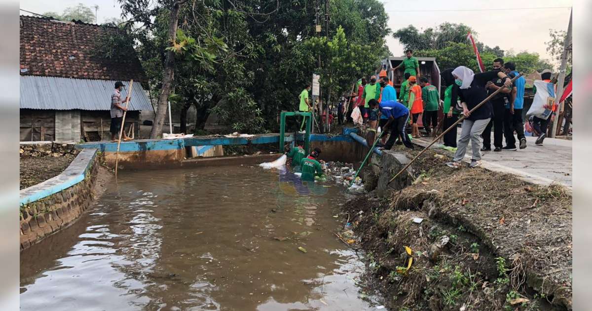 Tumbuhkan Budaya Gotong Royong, Bupati Bojonegoro Ajak Warga Bersih ...