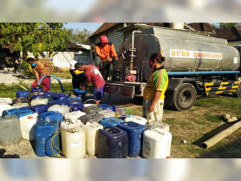10 Desa di Bojonegoro Mulai Alami Krisis Air Bersih, BPBD Lakukan Distribusi Air Bersih