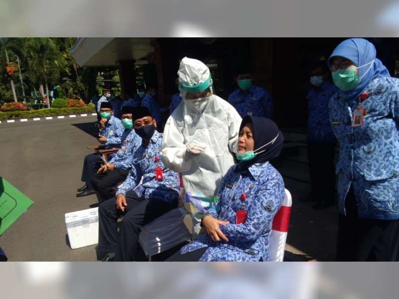 Seluruh Pejabat dan Kepala OPD di Lingkungan Pemkab Bojonegoro Jalani Swab Test