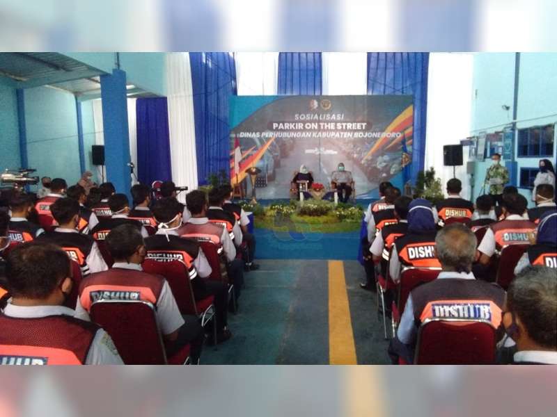 Tingkatkan Pelayanan, Pemkab Bojonegoro Laksanakan Pembinaan pada Juru Parkir