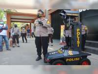 Polres Bojonegoro Kembangkan 'Bobota', Robot yang Mampu Deteksi Orang Tak Bermasker
