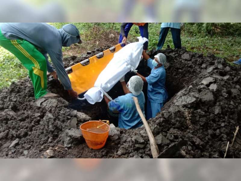 Jenazah Tukang Becak yang Ditemukan di Depan Gedung Pemkab Bojonegoro, Dimakamkan