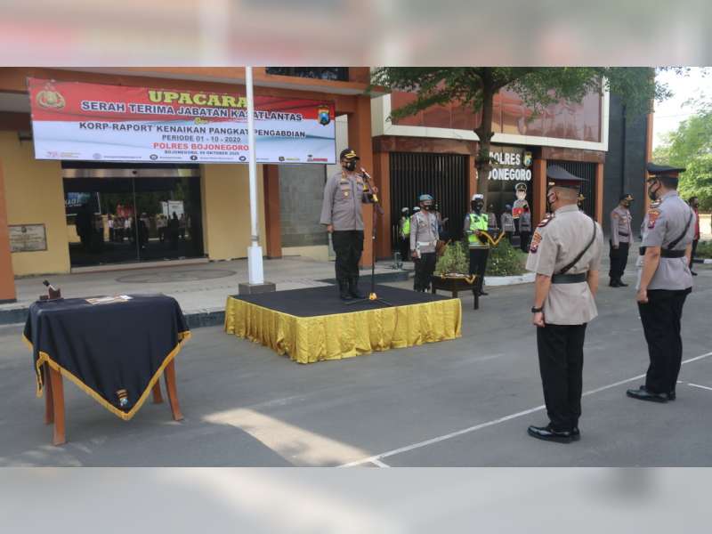 Kapolres Bojonegoro Pimpin Serah Terima Jabatan Kasat Lantas