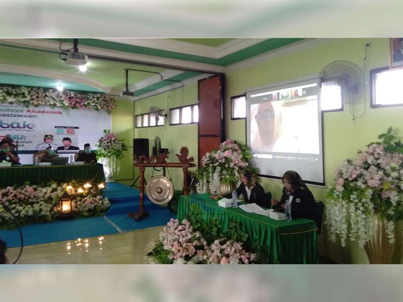 Hadir Secara Virtual, Bupati Anna Muawanah Ajak Mahasiswa Bojonegoro Melek IT