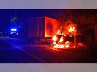 Kecelakaan Beruntun di Dander Bojonegoro, Sebuah Mobil Pikap Terbakar, 4 Orang Luka-Luka