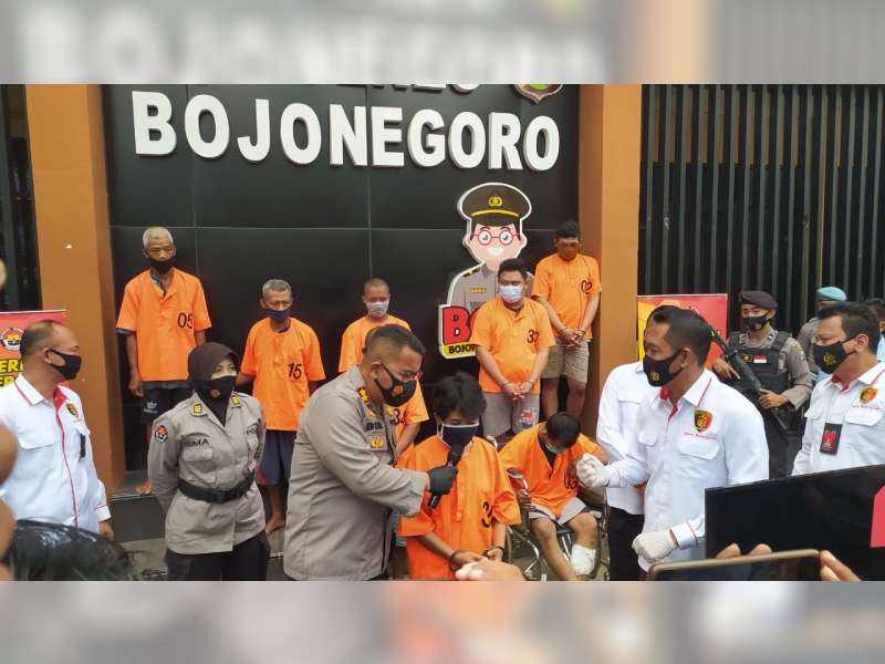 Polisi Bojonegoro Tangkap Seorang Perempuan yang Telah Mencuri 12 Unit Sepeda