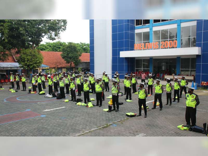 Antisipasi Long Weekend, Sat Lantas Polres Bojonegoro Gelar Apel Kesiapan Anggota