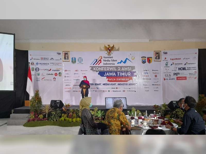 Gubernur Khofifah Indar Parawansa Buka Konferwil 2 AMSI Jawa Timur di Kota Batu