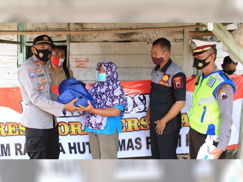 Hari Jadi Humas Polri, Polres Blora Bersama PWI Gelar Bakti Sosial dan Sosialisasi Prokes