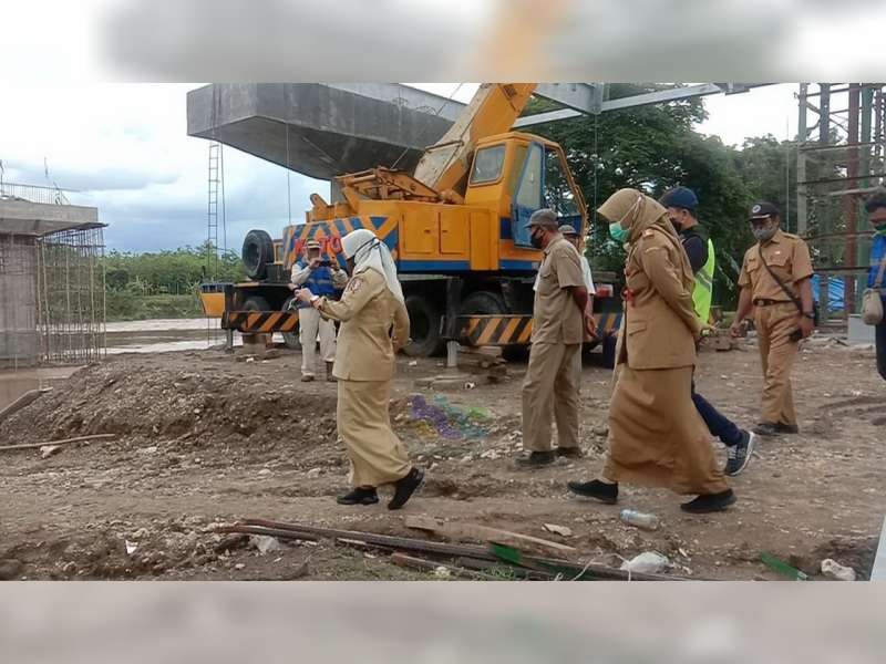 Bupati Anna Muawanah Pantau Progres Pembangunan Jembatan Lume, Penghubung Bojonegoro-Blora