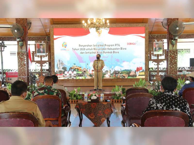 Bupati Blora Ikuti Acara Penyerahan Sertifikat Oleh Presiden Jokowi, Secara Virtual