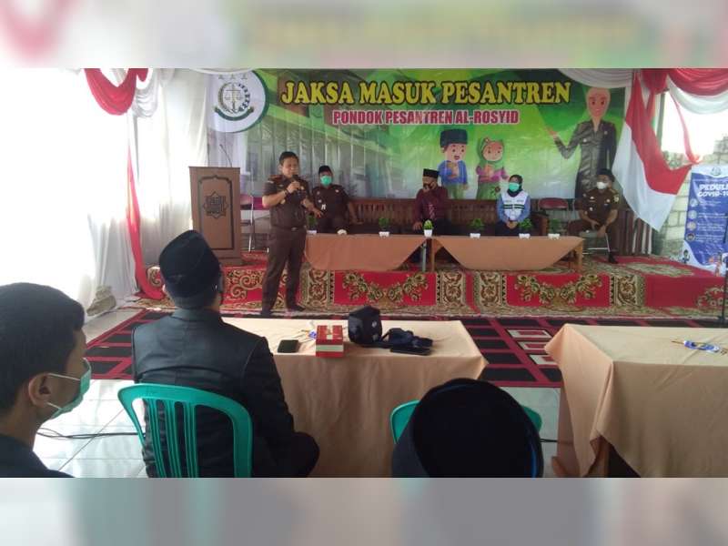 Kejaksaan Negeri Bojonegoro Gelar 'Jaksa Masuk Pesantren' di Ponpes Al-Rosyid Dander