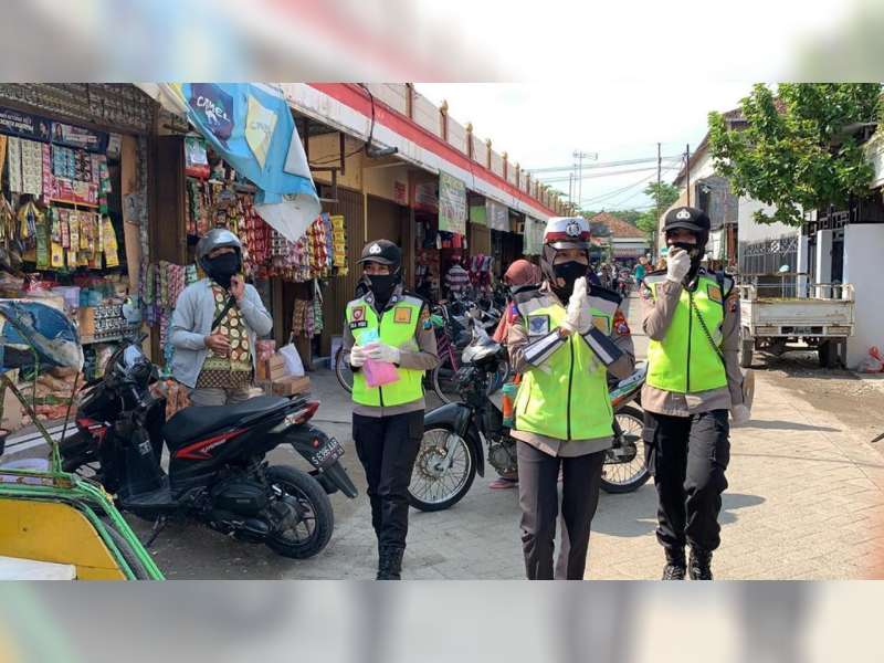 Polwan Polres Bojonegoro Gencar Sosialisasikan Protokol Kesehatan Covid-19