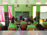 Peternak di Tambakrejo Bojonegoro Ikuti Pelatihan Pembuatan Pakan Ternak Konsentrat dan Silase