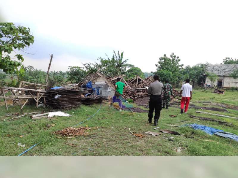 Diterjang Angin Kencang, 1 Rumah Warga Bubulan Bojonegoro Roboh, 2 Lainnya Rusak Ringan