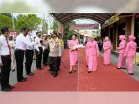 Kedatangan AKBP Eva Guna Pandia di Polres Bojonegoro Disambut Dengan Upacara Sederhana