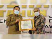 Pemkab Bojonegoro Terima 2 Penghargaan Tingkat Provinsi Jawa Timur