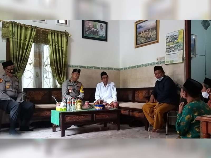Kapolres Bojonegoro Sialturahmi dengan Pimpinan Pondok Pesantren At-Tanwir Sumberrejo