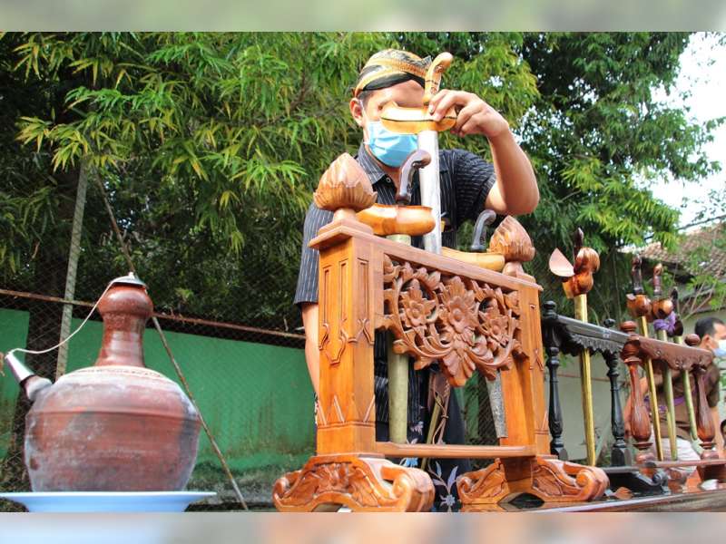 Jelang Hari Jadi Blora ke-271, Benda Pusaka Kabupaten Blora 'Dijamasi'