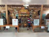 Tarik Minat Pemilih, TPS di Blora Didesain Dengan Seni Barongan dan Tabuhan Karawitan