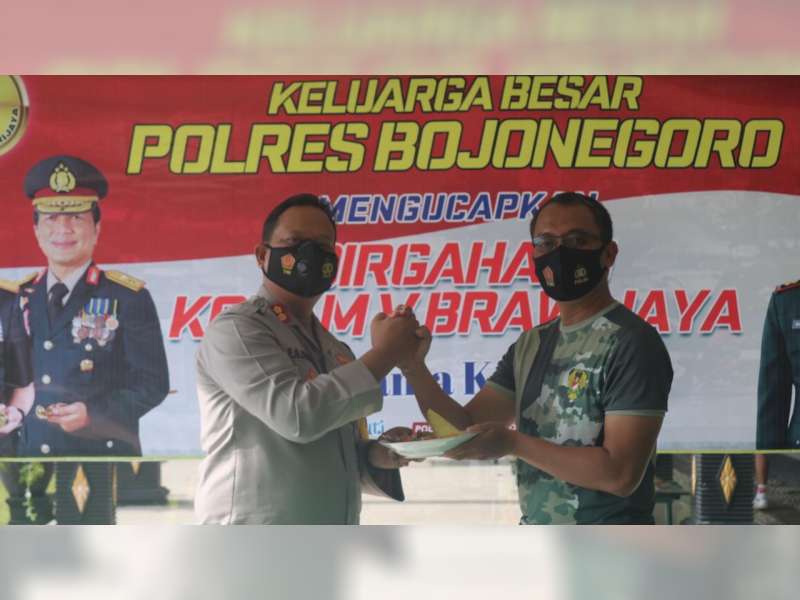 HUT Kodam V Brawijaya, Kapolres Beri Kejutan pada Dandim Bojonegoro