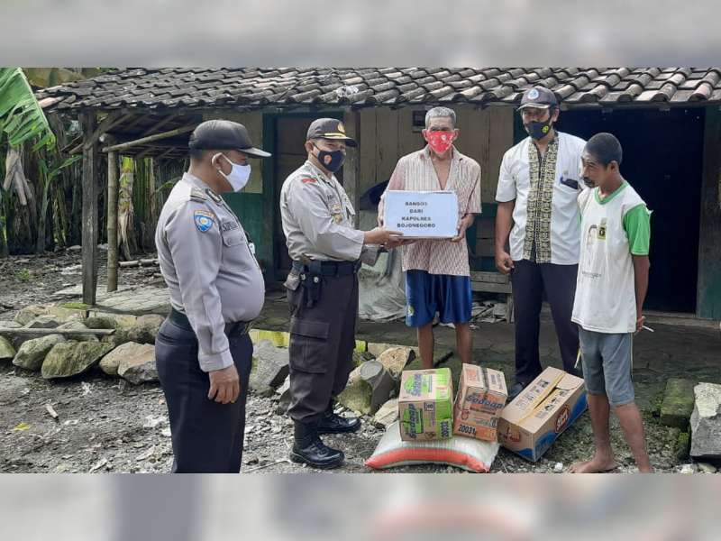 Polsek Ngraho Bojonegoro Kunjungi Keluarga Penderita Cacat Mental