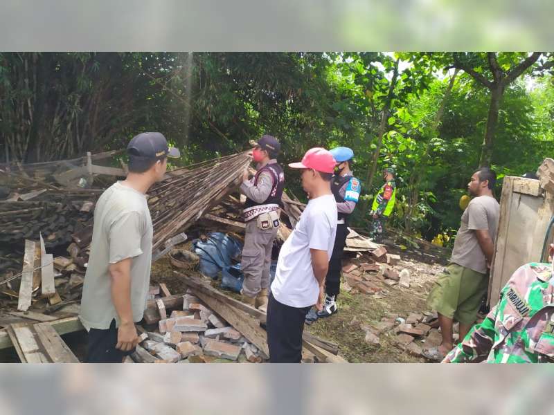 Dapur Milik Warga Ngasem Bojonegoro Roboh, Kerugian Ditaksir Rp 10 Juta