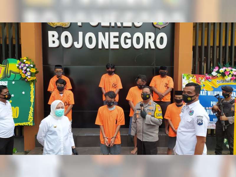 Polres Bojonegoro Tangkap 4 Orang Pemakai dan Pengedar Pil Dobel L