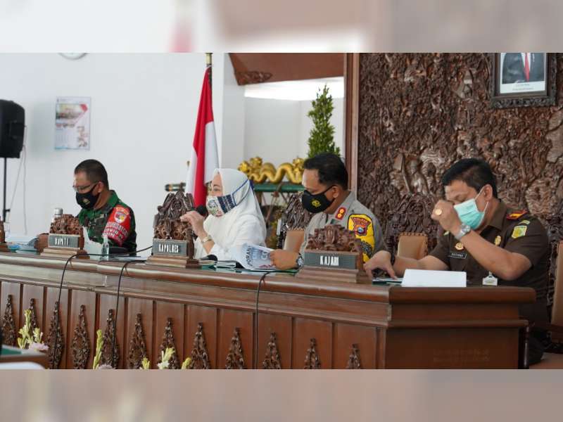 Kenaikan Kasus Positif COVID-19 Tinggi, Aparat di Bojonegoro Kembali Berlakukan Jam Malam