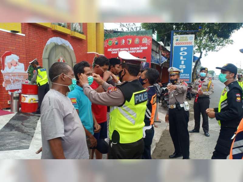 Puluhan Pengemudi Kendaraan Bermotor di Bojonegoro Terjaring Razia Masker
