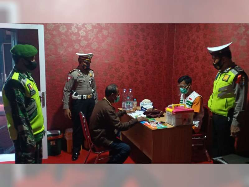Operasi Lilin 2020, Polisi Bojonegoro Lakukan Rapid Test Acak pada Pengguna Jalan